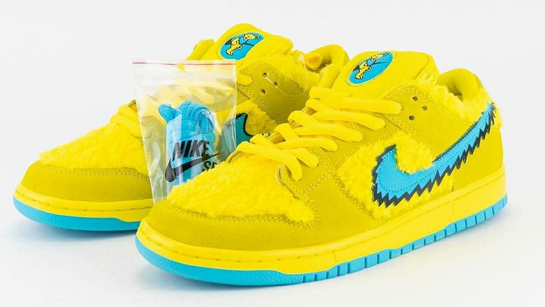 nike sb dunk low yellow bear