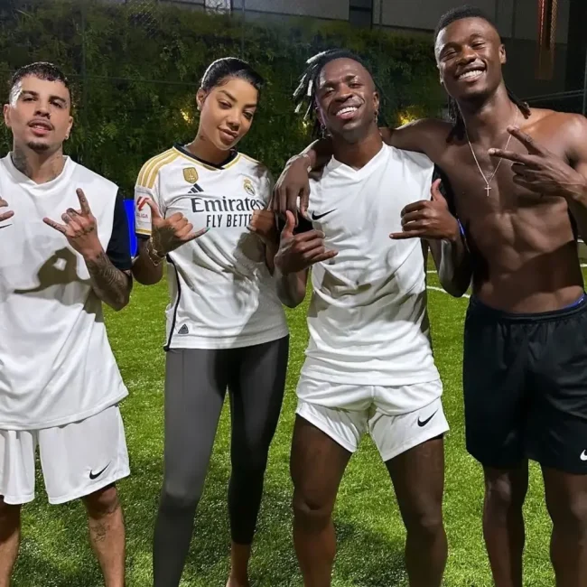 Ludmilla, Vini Jr, Rauw Alejandro e Eduardo Camavinga se enfrentam em partida de futebol